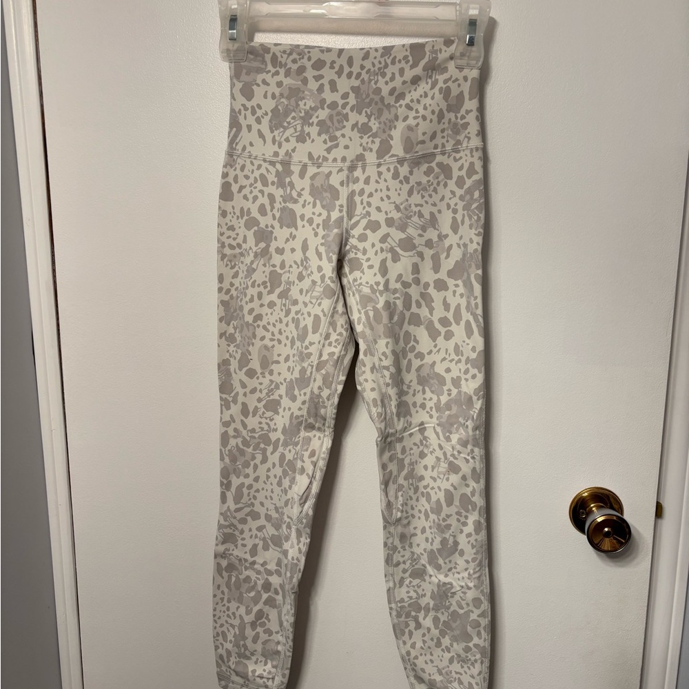Lululemon Athletica Gray Patterned Leggings